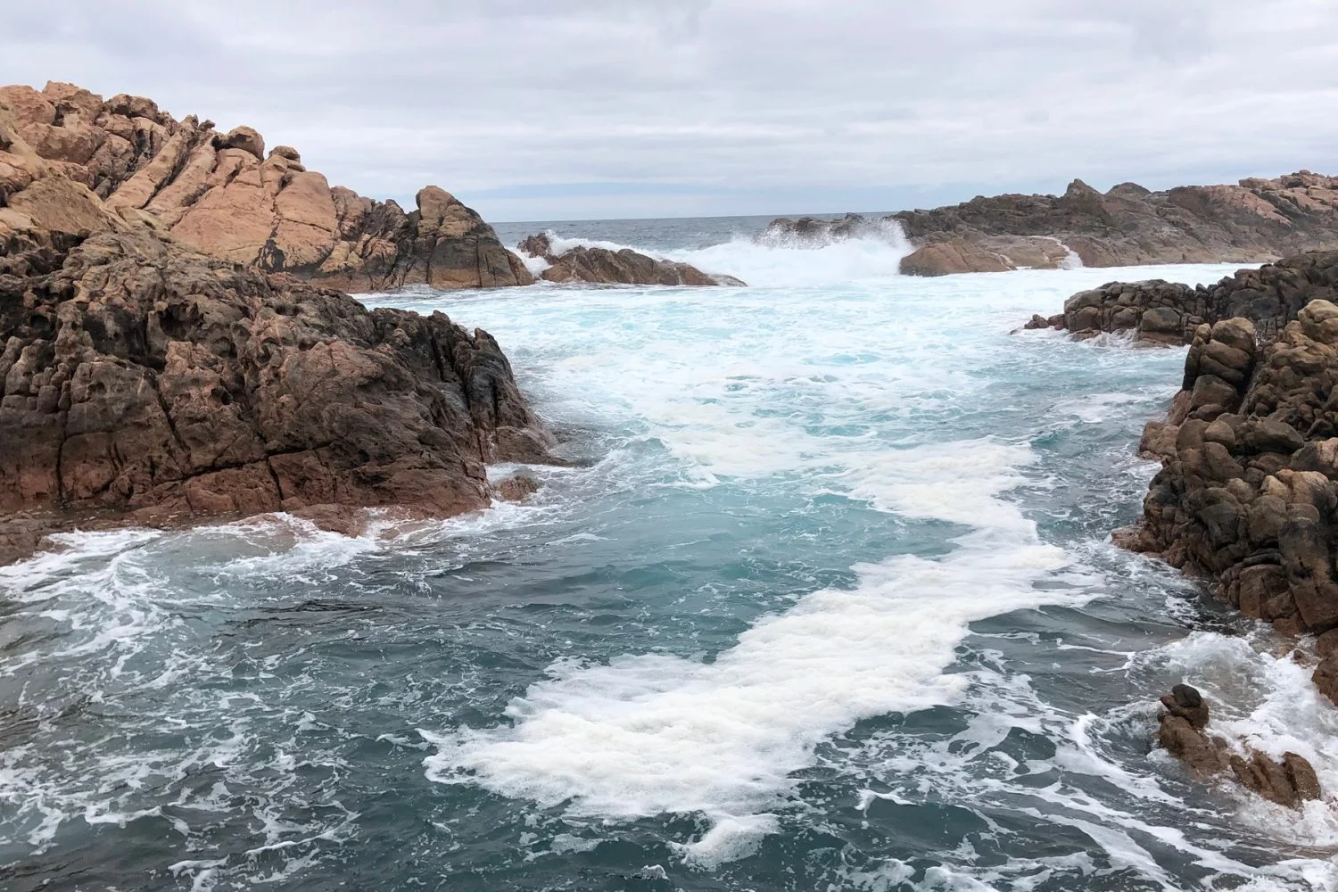카날락스 (Canal Rocks)